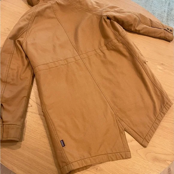 Patagonia women’s tan parka - Picture 3 of 6